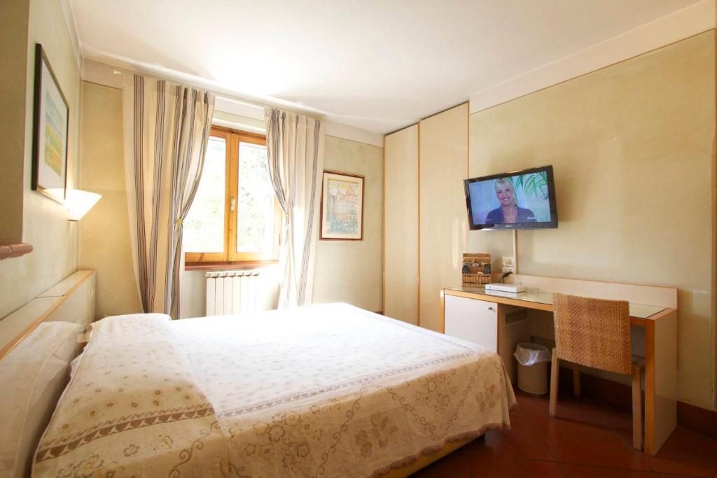 La Bussola Da Gino Hotel Quarrata Phòng bức ảnh